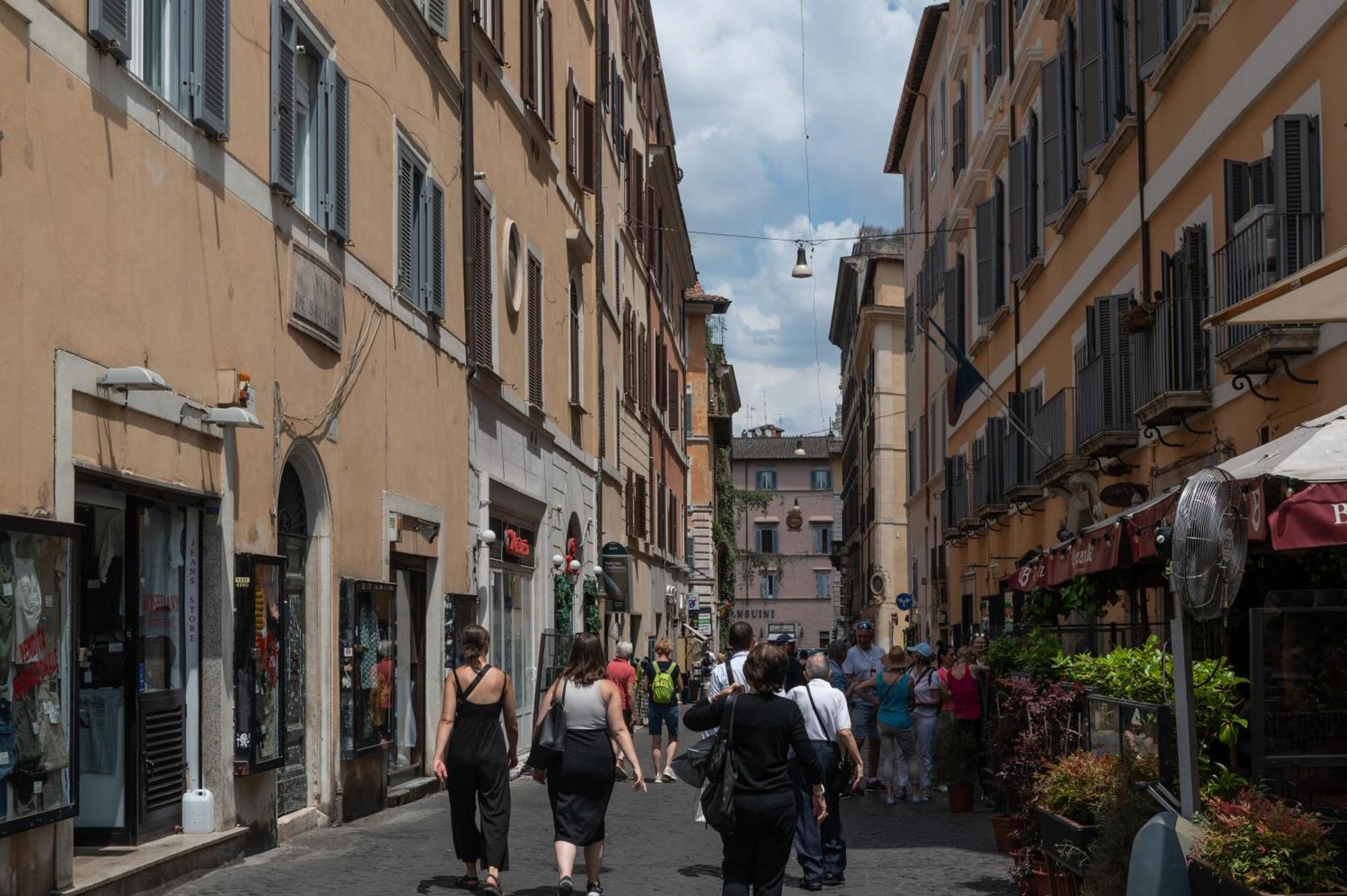 Campo De Fiori Charming Apartment